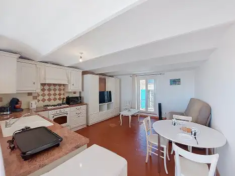FR8210.600.1
