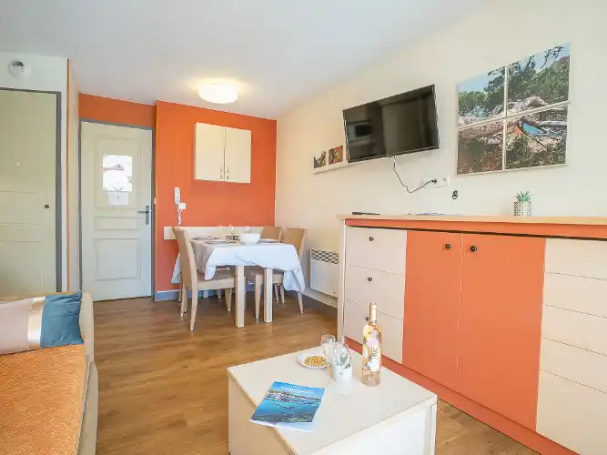 FR8553.500.23