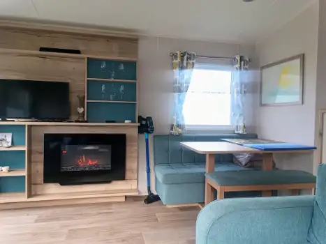 NL4493.626.1