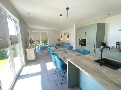 NL4694.610.1